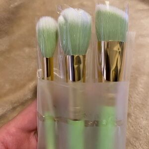 Ipsy Green Makeup Brush Set with Gold Accents